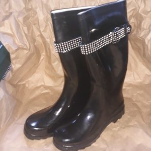 New to new like shoes